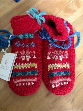 Free People x French Knot Hand-Knit Wool Slipper Boots. NWT. Women’s size S/M